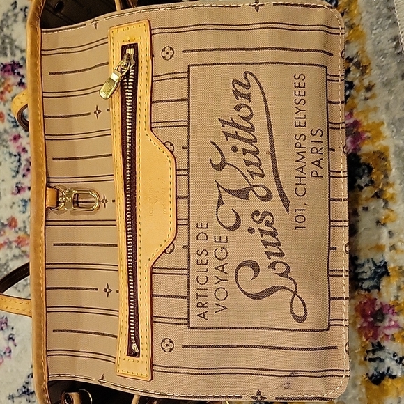 Louis Vuitton Monogram Neverfull PM - Picture 11 of 13